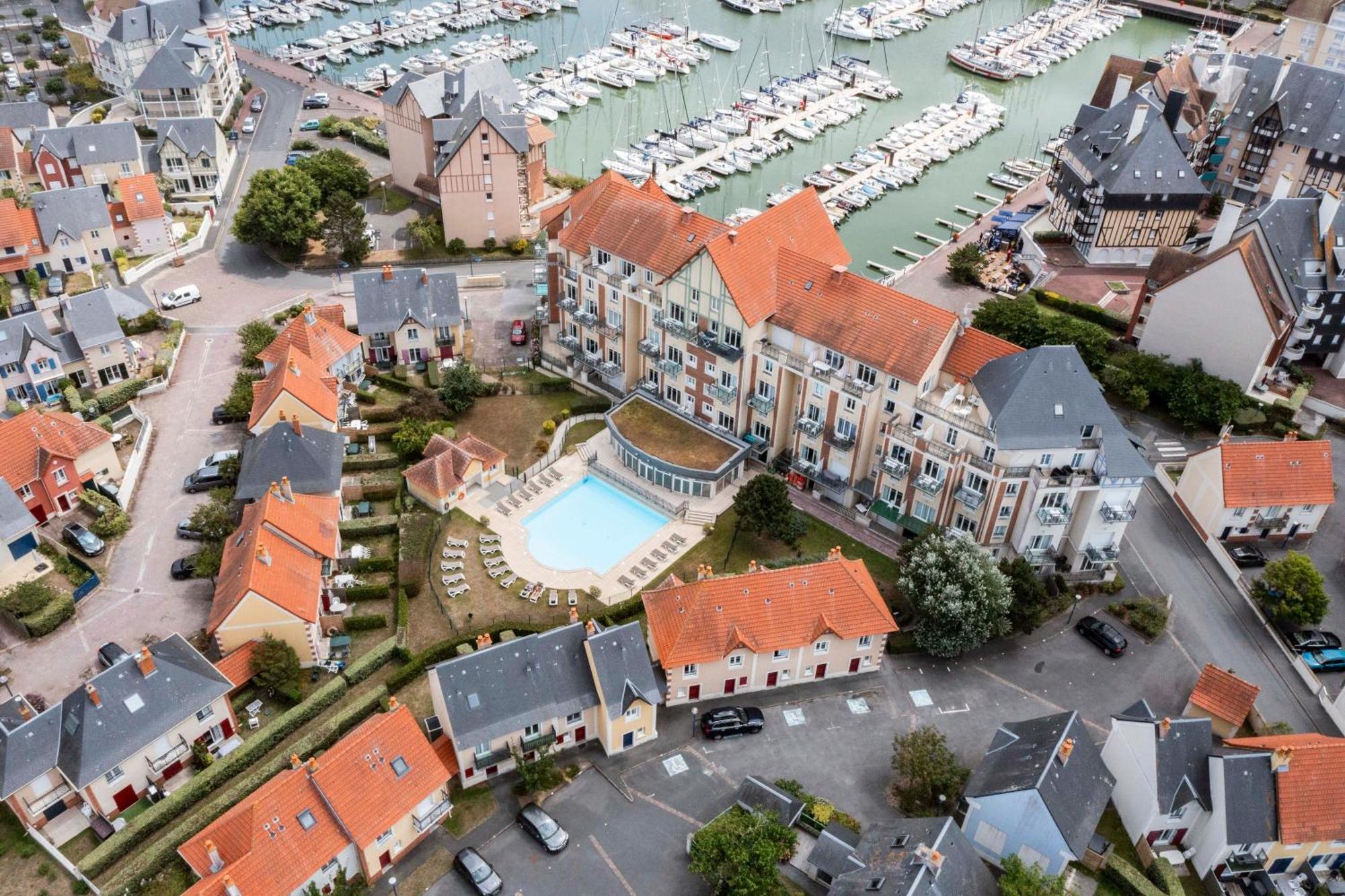 Apart-hotel Pierre & Port Guillaume 3*